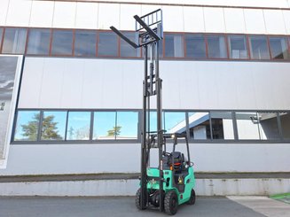 Carretilla contrapesada de 4 ruedas Mitsubishi FG15N
