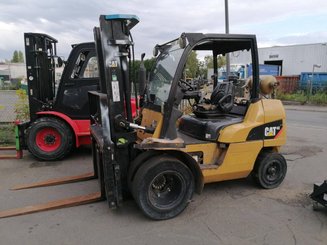 Carretilla contrapesada de 4 ruedas Caterpillar GP40N
