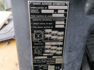 Carretilla contrapesada de 4 ruedas Caterpillar GP40N