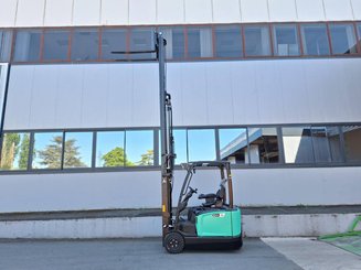 Carretilla contrapesada de 3 ruedas Mitsubishi FB16N2T
