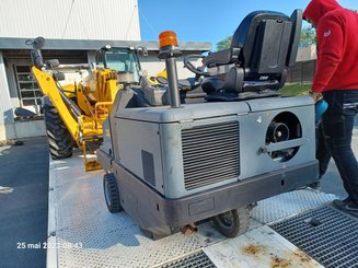 Barredora industrial Kärcher KM130/300RLFG