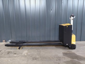 Transpaleta con conductor acompañante Caterpillar NPP20N2