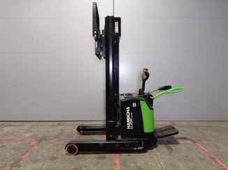 Apilador con plataforma Hangcha CQDB16-AC2S-I