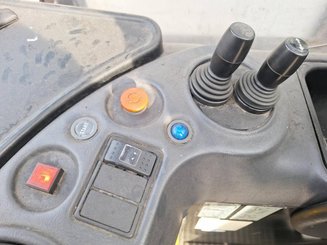 Apilador con plataforma Caterpillar NSR20N