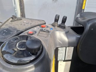 Apilador con plataforma Caterpillar NSR20N