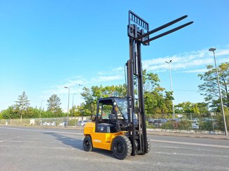 Carretilla contrapesada de 4 ruedas Hangcha R50G