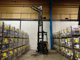 Apilador con plataforma Caterpillar NSR20N