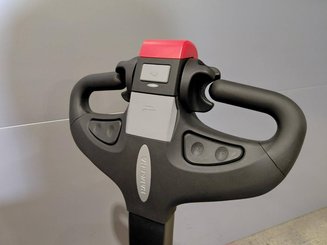 Transpaleta con conductor acompañante Hangcha CBD20-AC2