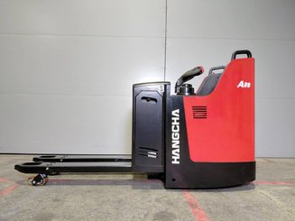 Transpaleta con plataforma Hangcha CBD20-AC2S-SU