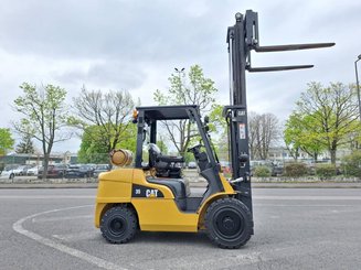 Carretilla contrapesada de 4 ruedas Caterpillar GP35 NTD