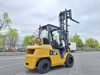 Carretilla contrapesada de 4 ruedas Caterpillar GP35 NTD