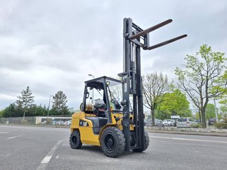 Carretilla contrapesada de 4 ruedas Caterpillar GP35 NTD - 11