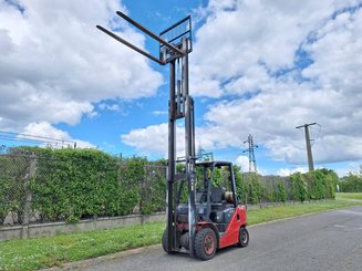 Carretilla contrapesada de 4 ruedas Hangcha CPYD25