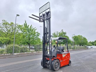 Carretilla contrapesada de 4 ruedas Heli CPD30