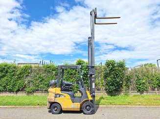 Carretilla contrapesada de 4 ruedas Caterpillar GP20CN