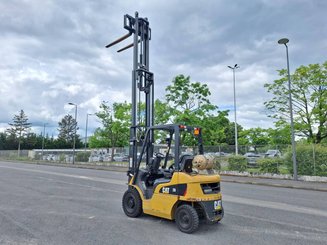 Carretilla contrapesada de 4 ruedas Caterpillar GP20NT