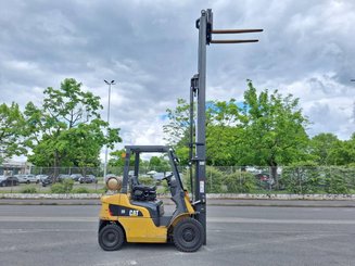Carretilla contrapesada de 4 ruedas Caterpillar GP20NT
