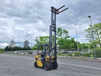Carretilla contrapesada de 4 ruedas Caterpillar GP20NT