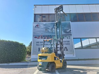 Carretilla contrapesada de 4 ruedas Caterpillar GP25NTD