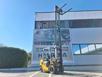 Carretilla contrapesada de 4 ruedas Caterpillar GP25NTD