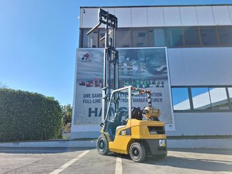 Carretilla contrapesada de 4 ruedas Caterpillar GP25NTD