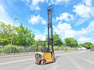 Carretilla contrapesada de 4 ruedas Caterpillar EP25K-PAC