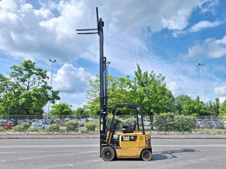 Carretilla contrapesada de 4 ruedas Caterpillar EP25K-PAC