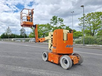 Plataforma articulada JLG E300AJP