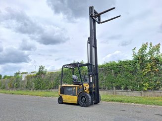 Carretilla contrapesada de 4 ruedas Caterpillar EP30K