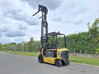 Carretilla contrapesada de 4 ruedas Caterpillar EP30K