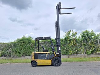 Carretilla contrapesada de 4 ruedas Caterpillar EP30K