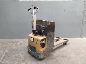 Transpaleta con conductor acompañante Caterpillar NPP20N2