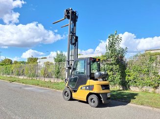 Carretilla contrapesada de 4 ruedas Caterpillar GP25NTD