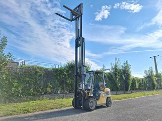 Carretilla contrapesada de 4 ruedas Caterpillar GP30NTD - 5