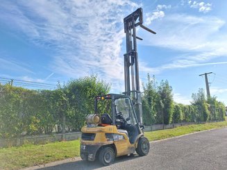 Carretilla contrapesada de 4 ruedas Caterpillar GP30NTD - 10