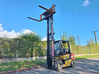 Carretilla contrapesada de 4 ruedas Yale GLP35VX