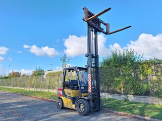 Carretilla contrapesada de 4 ruedas Yale GLP35VX