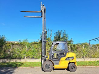 Carretilla contrapesada de 4 ruedas Caterpillar DP40 NT - 8