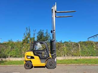 Carretilla contrapesada de 4 ruedas Caterpillar DP40 NT - 9