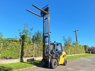 Carretilla contrapesada de 4 ruedas Caterpillar DP40 NT - 6