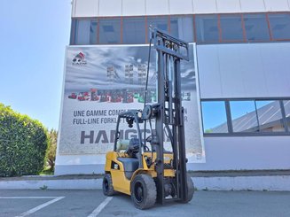 Carretilla contrapesada de 4 ruedas Caterpillar GP30N