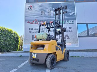 Carretilla contrapesada de 4 ruedas Caterpillar GP30N