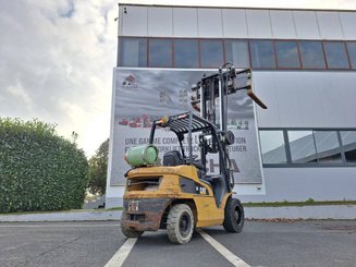 Carretilla contrapesada de 4 ruedas Caterpillar GP30N - 6