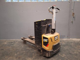 Transpaleta con conductor acompañante Caterpillar NPP20N2