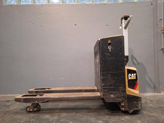 Transpaleta con conductor acompañante Caterpillar NPP20N2