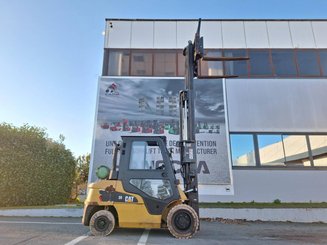 Carretilla contrapesada de 4 ruedas Caterpillar GP35NT