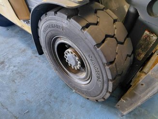 Carretilla contrapesada de 4 ruedas Caterpillar DP50NT