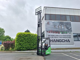 Carretilla contrapesada de 3 ruedas Hangcha  XC3-18i (CPDS18-XCY2G-SI) 