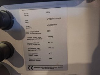 Carretilla retráctil multidireccional UniCarriers 250DTFVRE635UFW