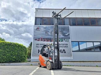 Carretilla contrapesada de 4 ruedas Fenwick H30 T - 02